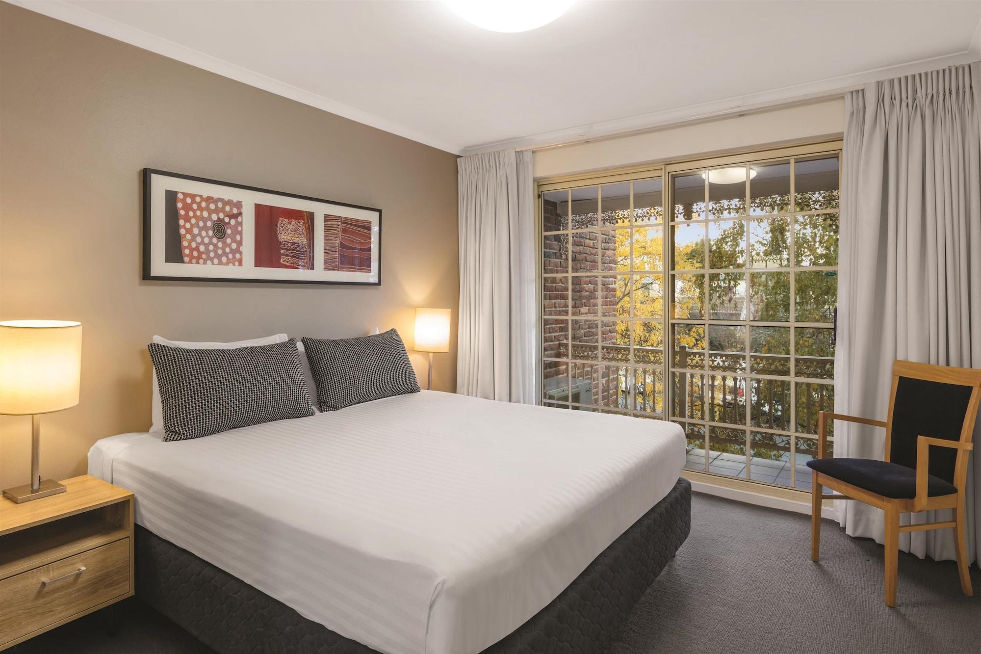 Adina Serviced Apartments Canberra Kingston Bagian luar foto