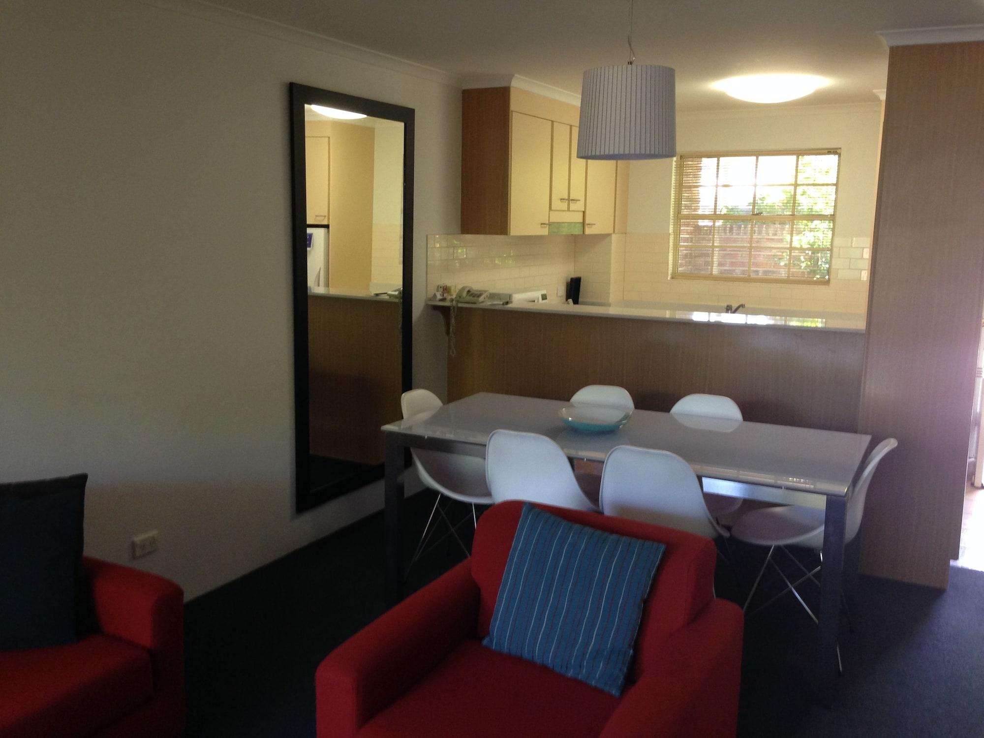 Adina Serviced Apartments Canberra Kingston Bagian luar foto