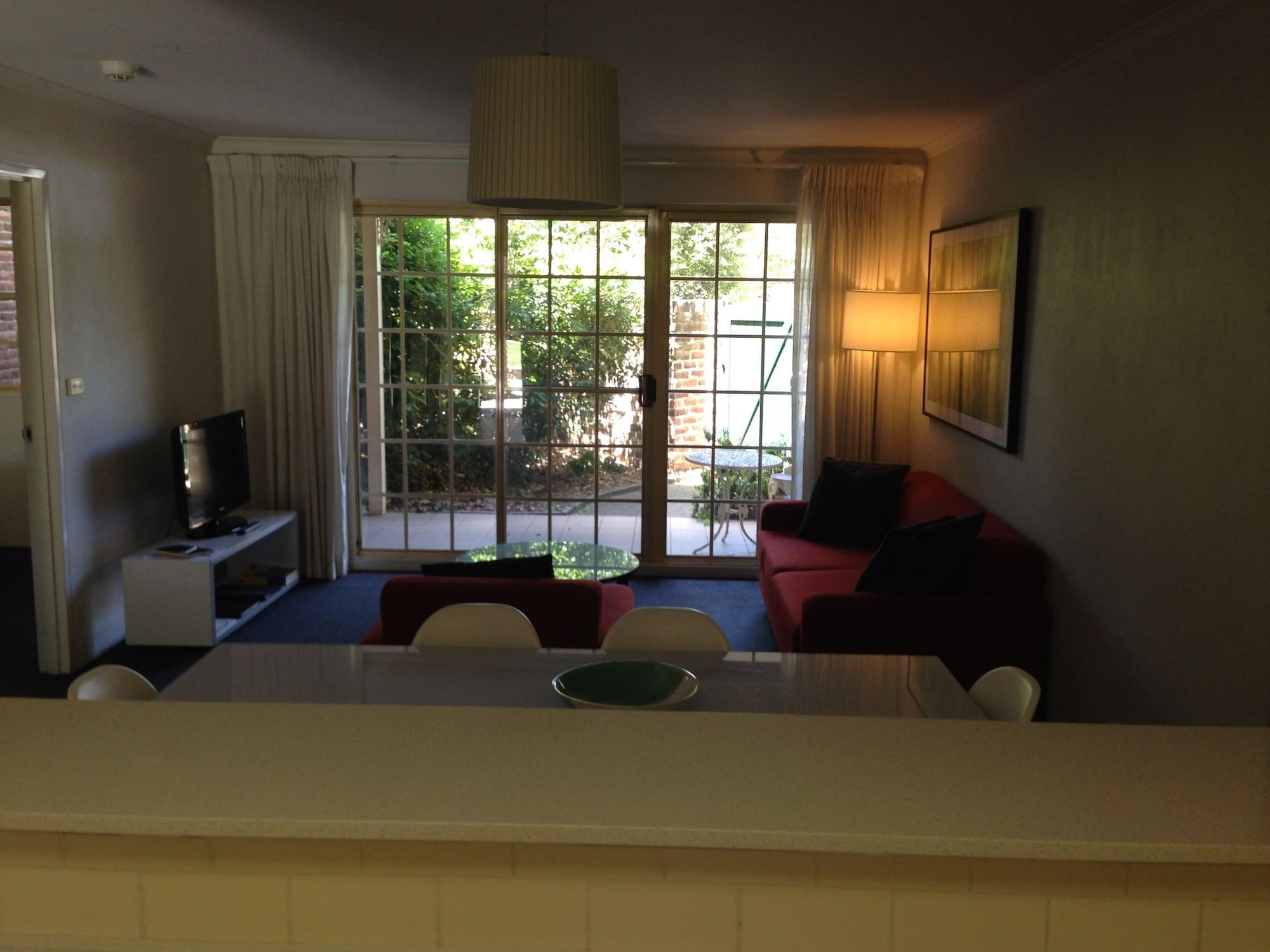 Adina Serviced Apartments Canberra Kingston Bagian luar foto