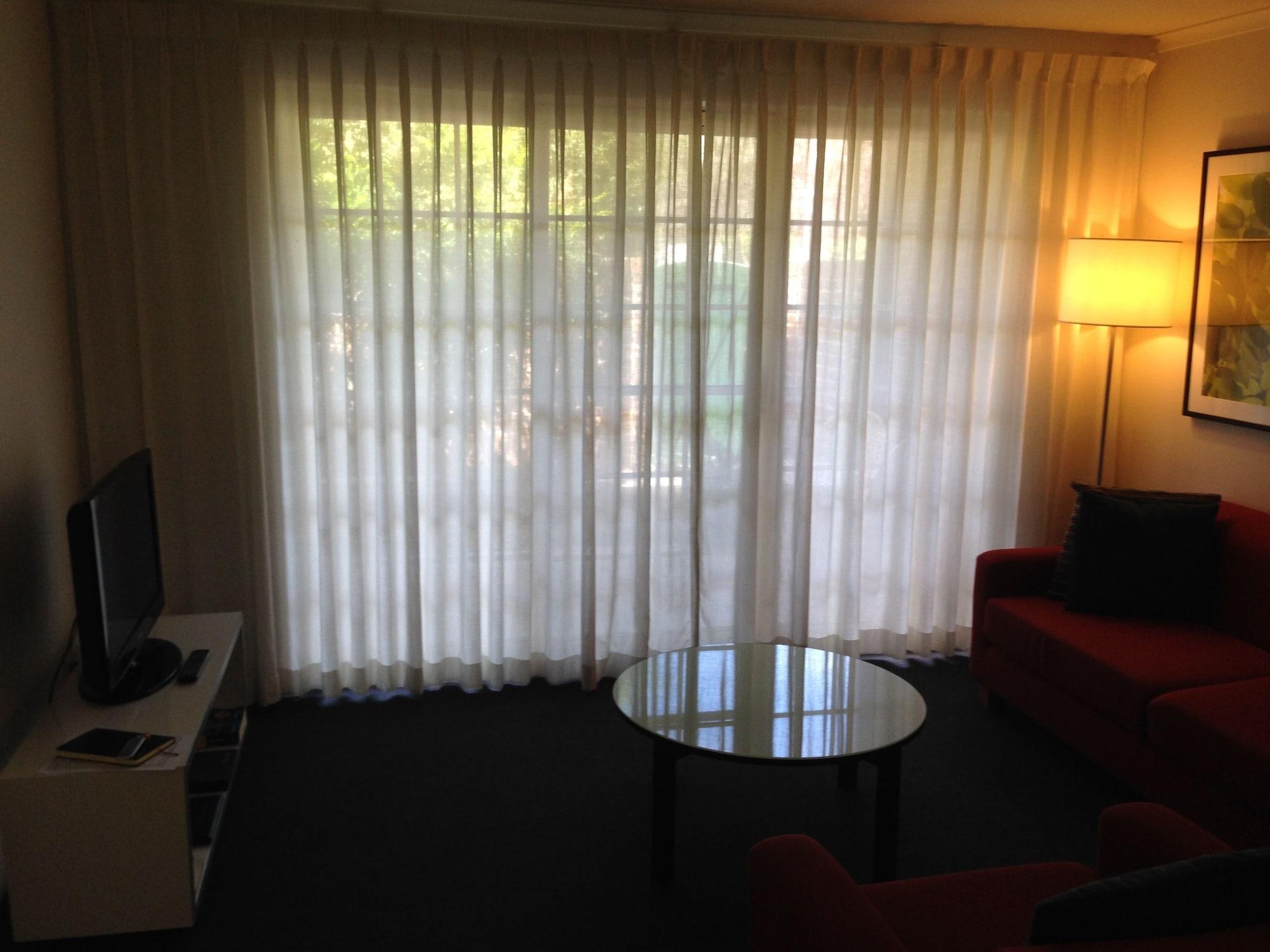 Adina Serviced Apartments Canberra Kingston Bagian luar foto