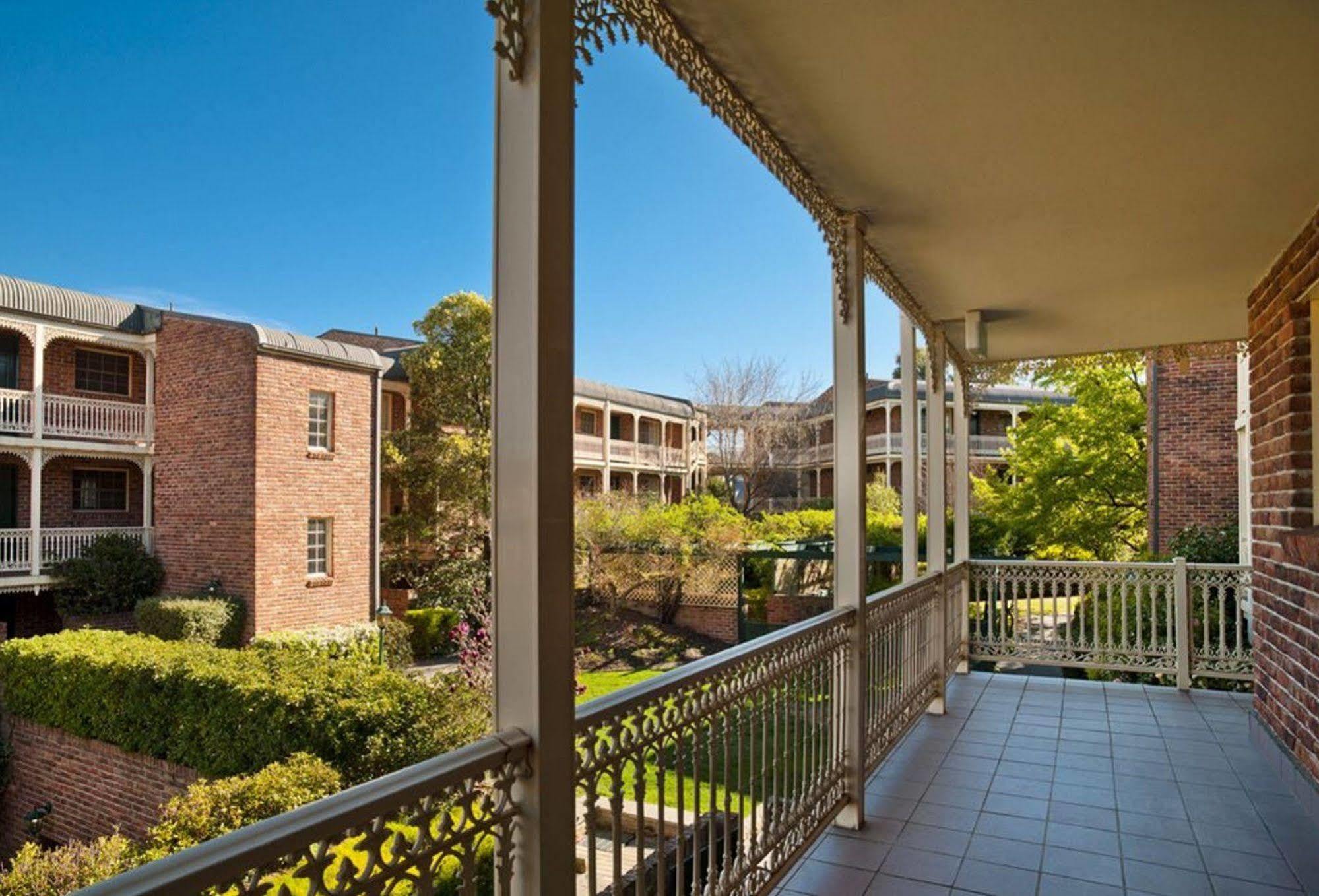 Adina Serviced Apartments Canberra Kingston Bagian luar foto