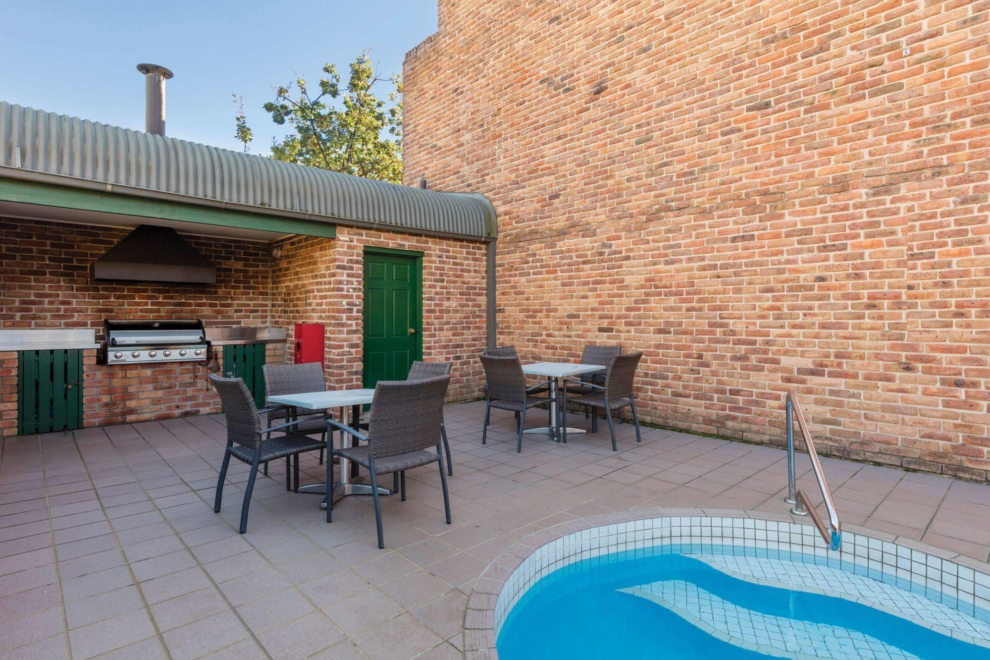 Adina Serviced Apartments Canberra Kingston Bagian luar foto